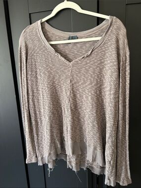 Left of Center Light Taupe Knit Long-Sleeve V-Neck Top